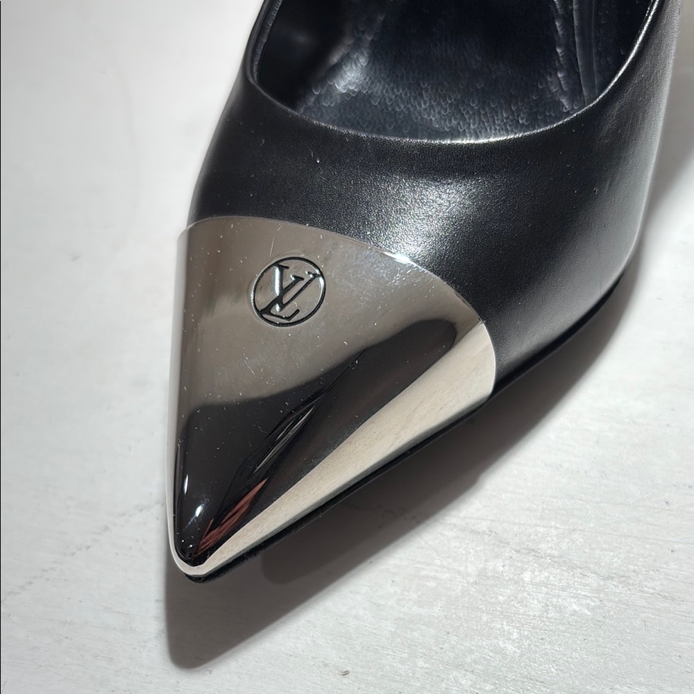 Louis Vuitton Black and Silver High Heels Size 4.5 US or Size 34. - Picture 4 of 17
